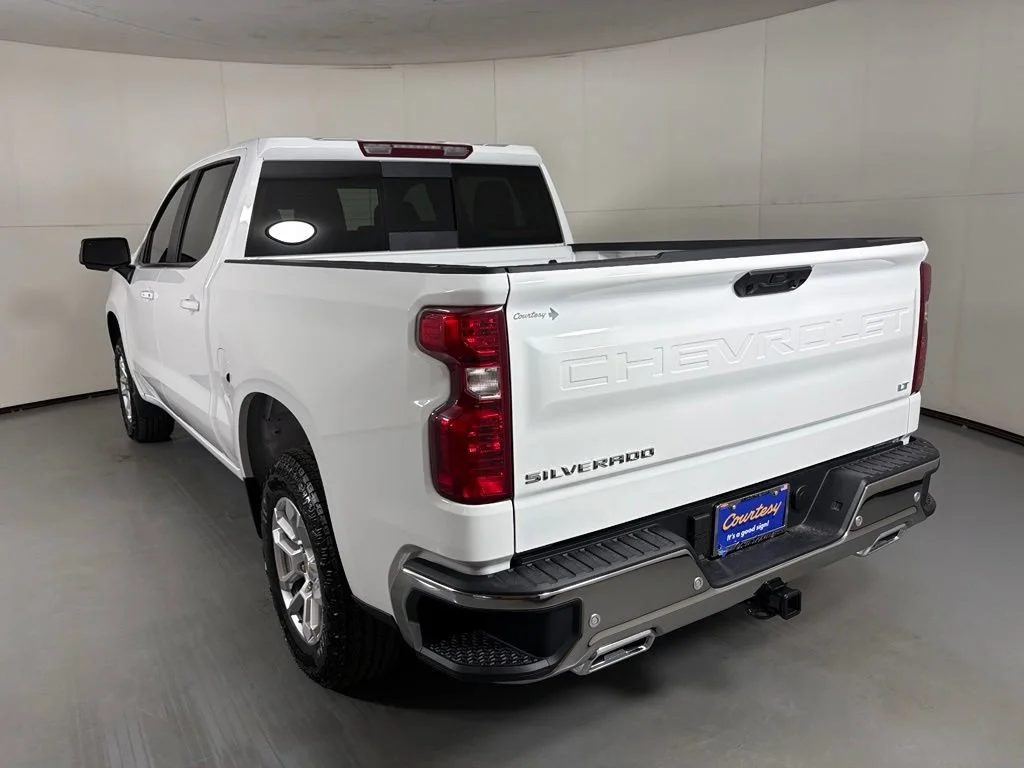 New 2026 Summit White Chevrolet LT image 7