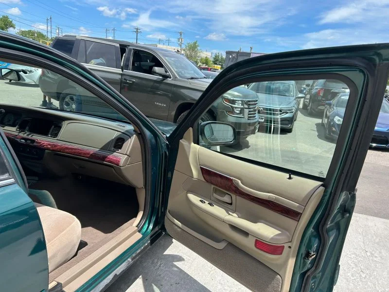 Used 2000 Green Mercury GS Sedan 4D image 16