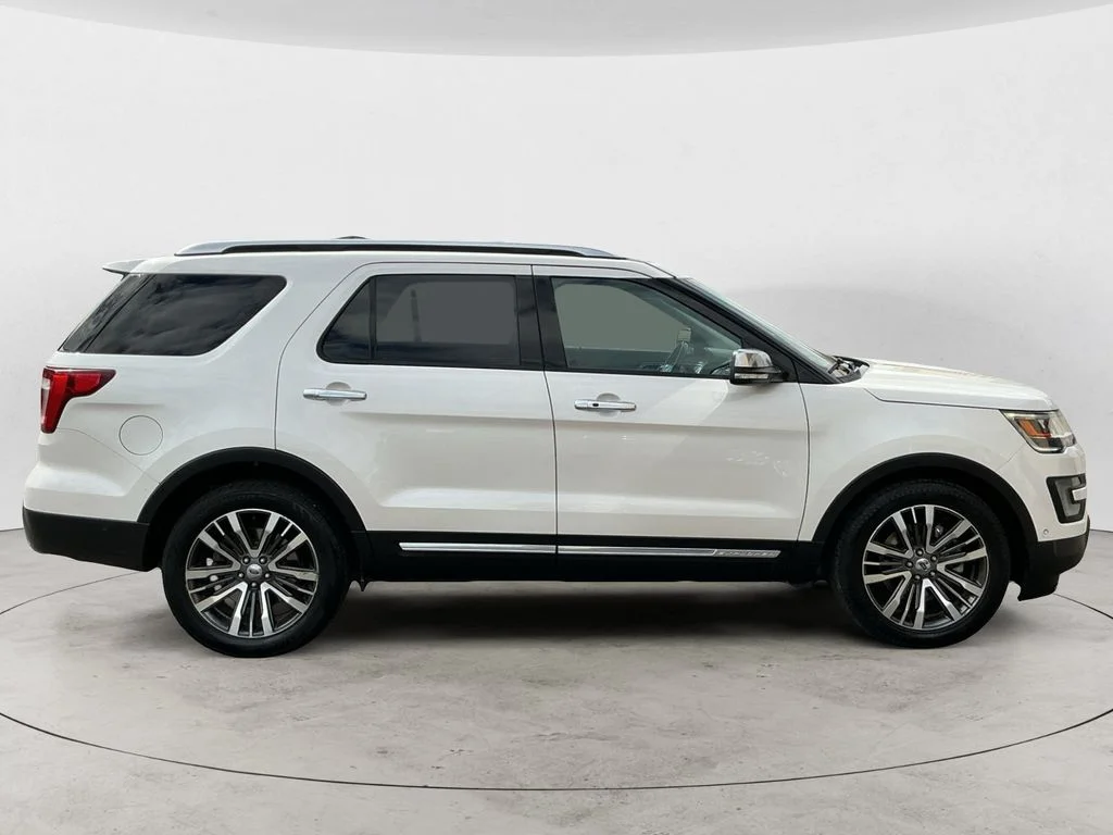 Used 2016 White Ford Platinum image 4