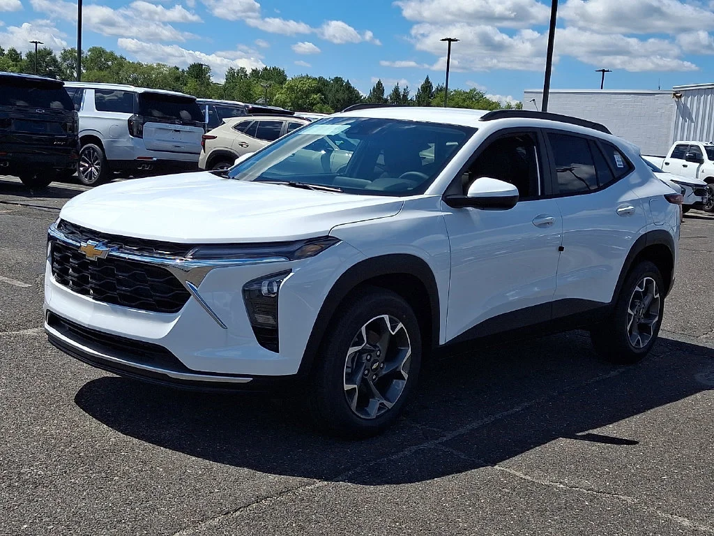 New 2026 Summit White Chevrolet LT image 4