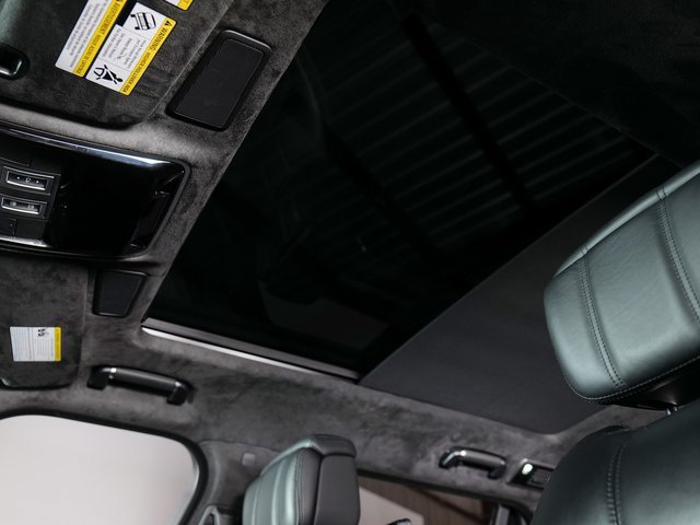 Used 2020 Black Land Rover Autobiography image 28