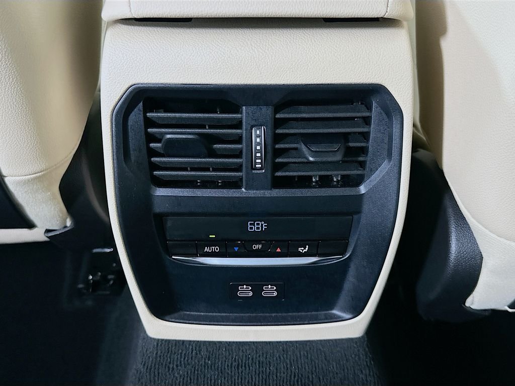 2025 BMW 3 Series 330i - Photo 26