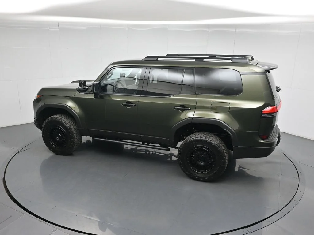 Used 2025 Green Lexus 550 Overtrail+ image 41