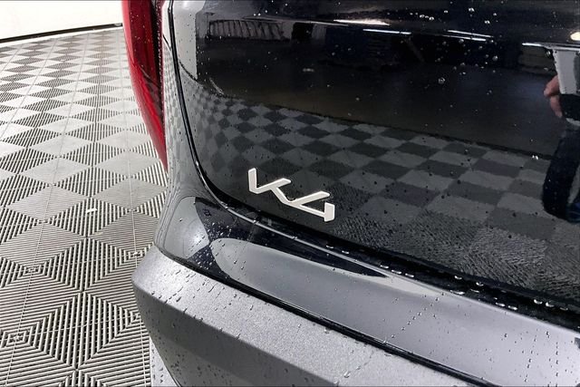 Used 2025 Black Kia LXS image 23