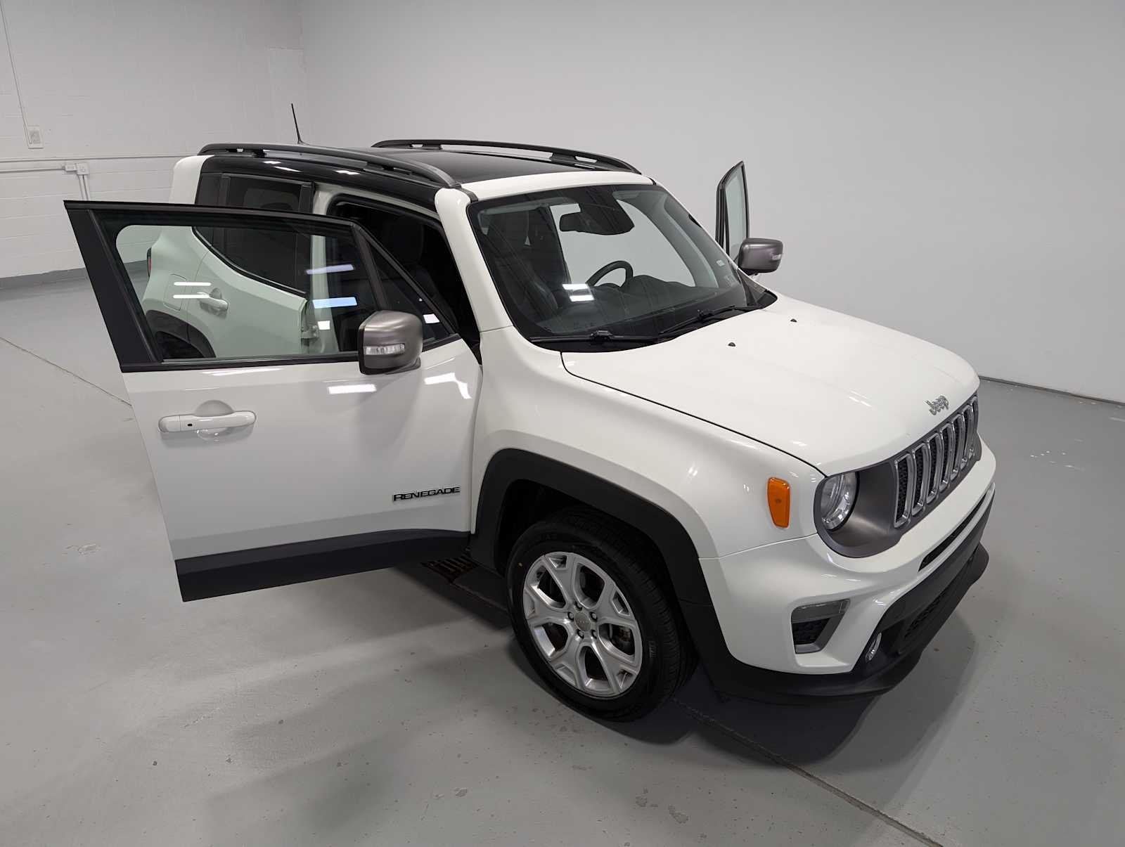 Used 2019 Alpine White Clearcoat Jeep Limited image 16