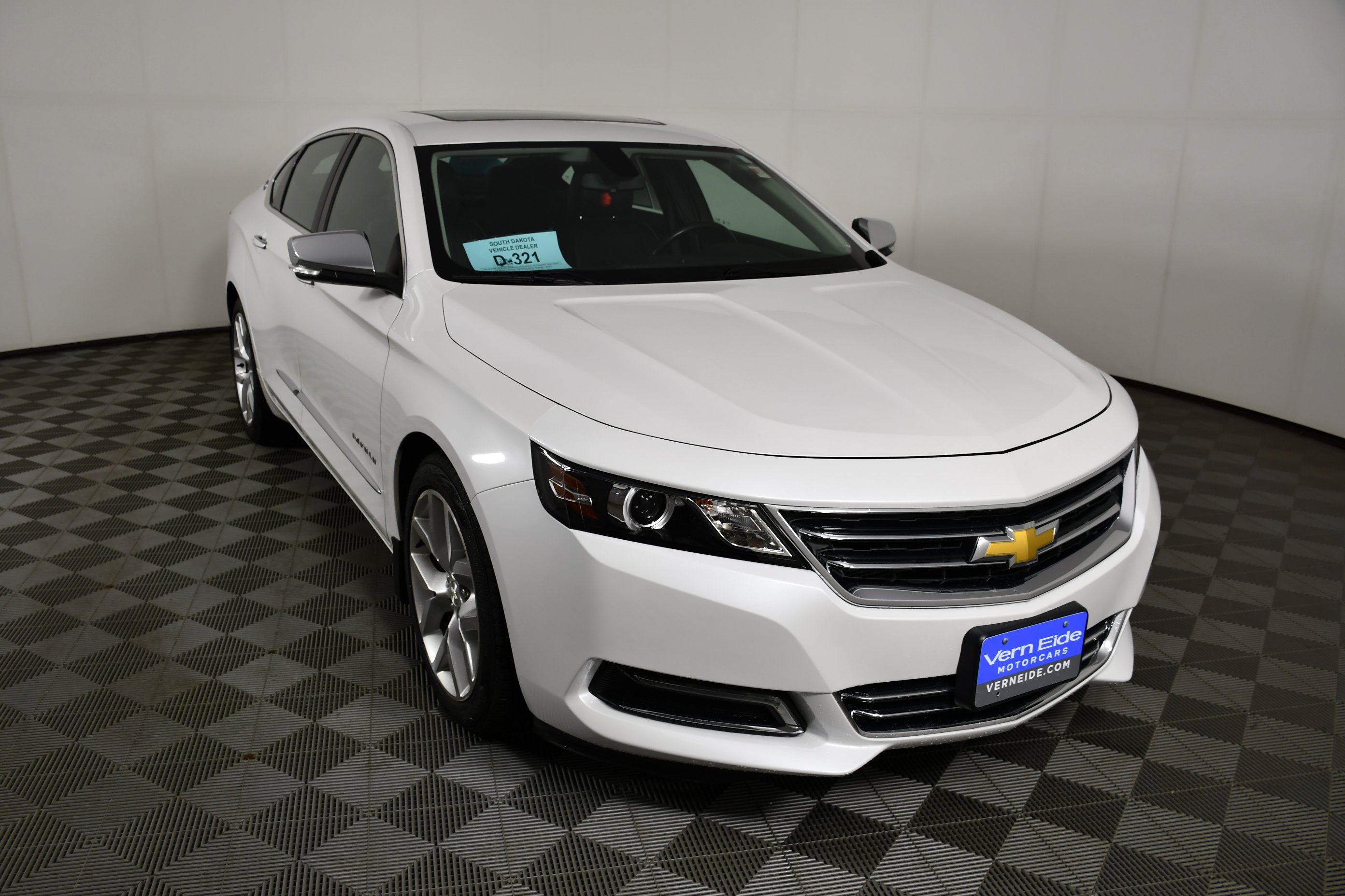 Used 2020 White Chevrolet Premier image 3