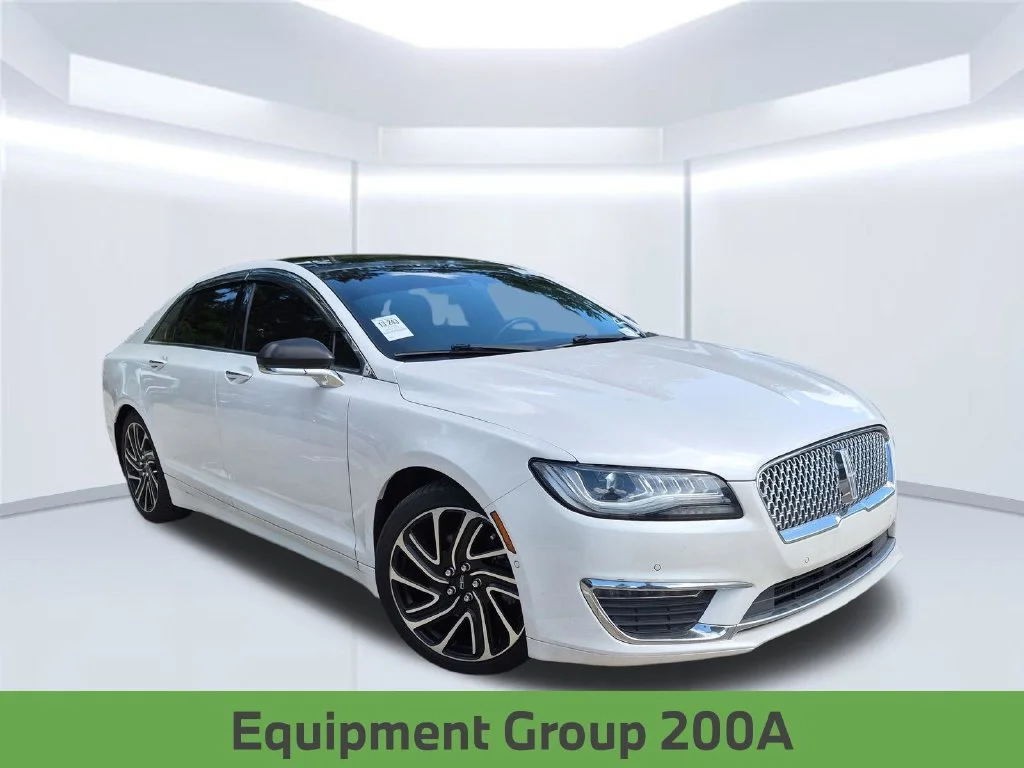 Used 2020 White Lincoln Reserve image 3