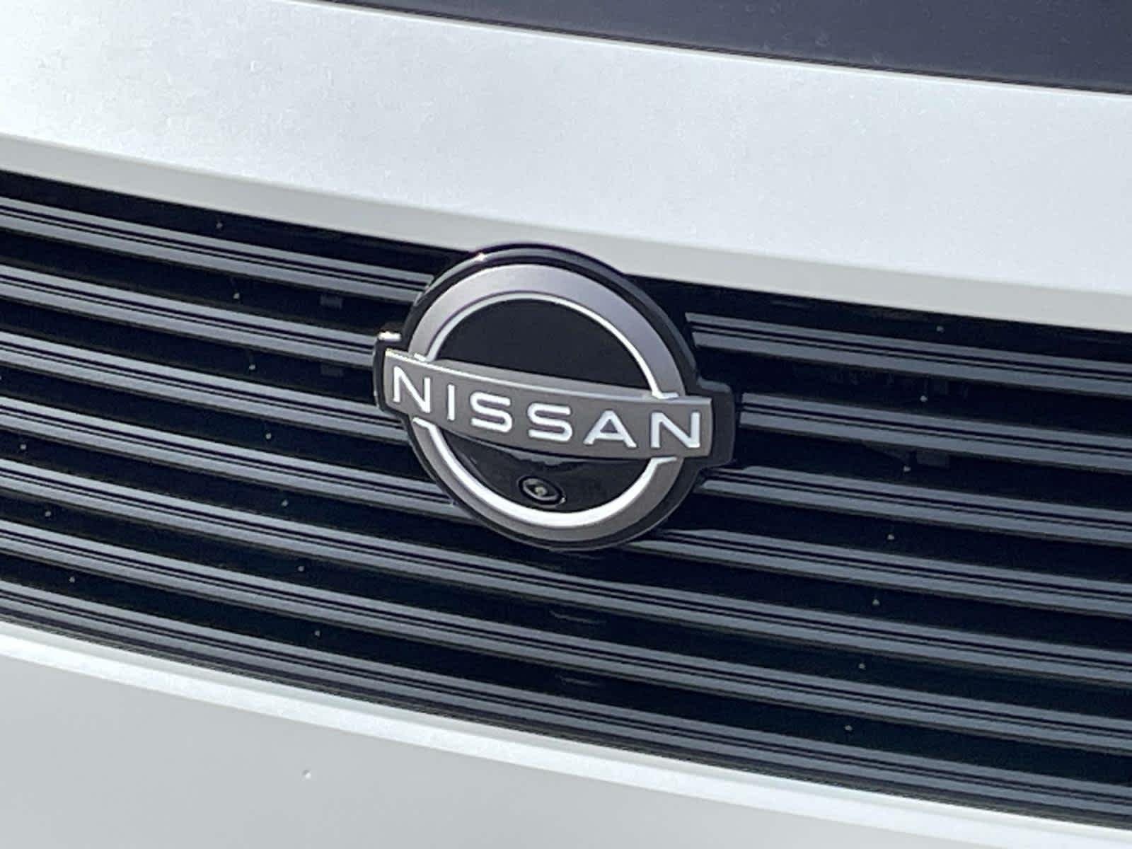 New 2027 Everest White Pearl Tricoat Nissan Platinum image 14