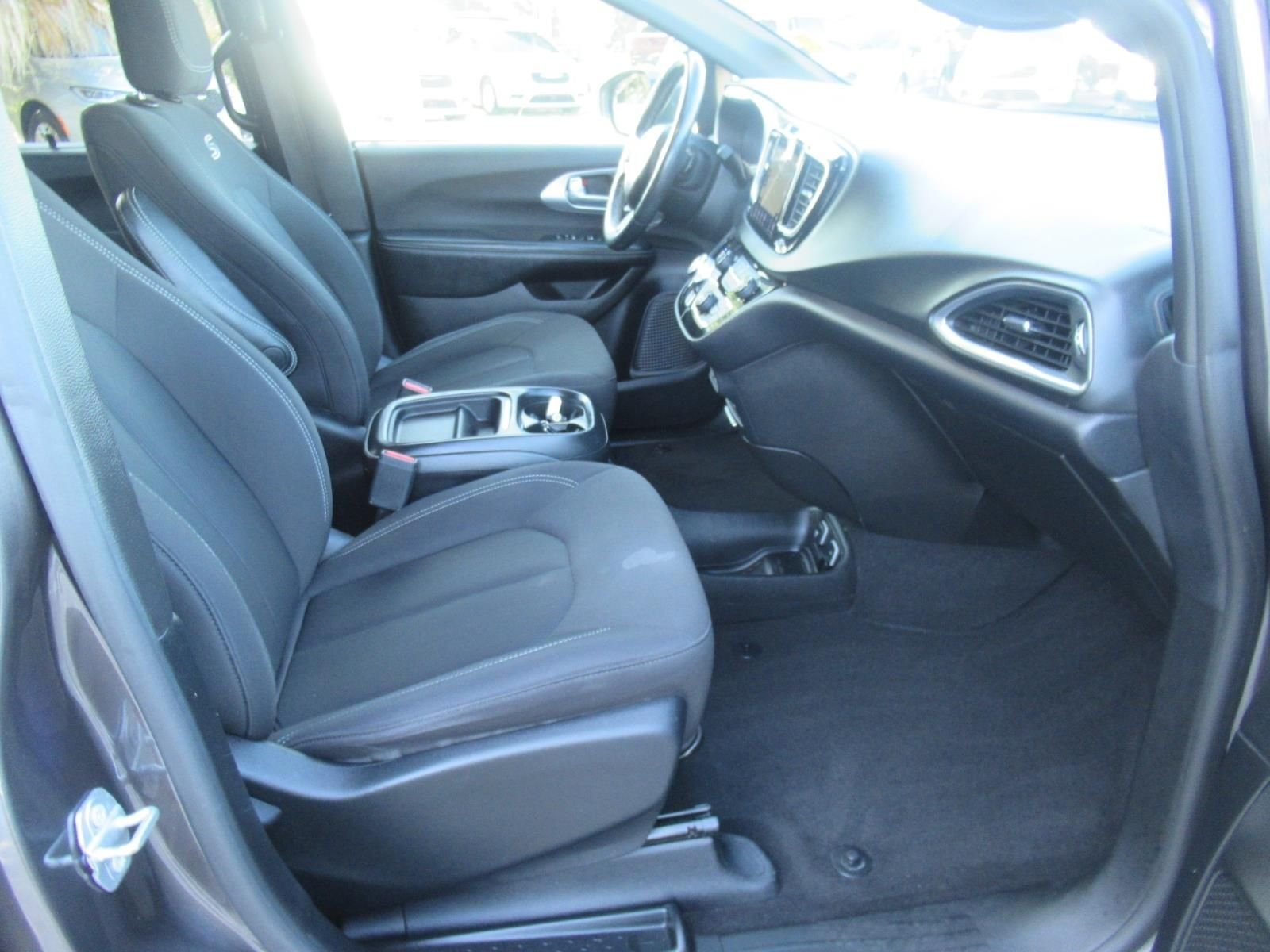 Used 2019 Gray Chrysler Touring Plus image 10