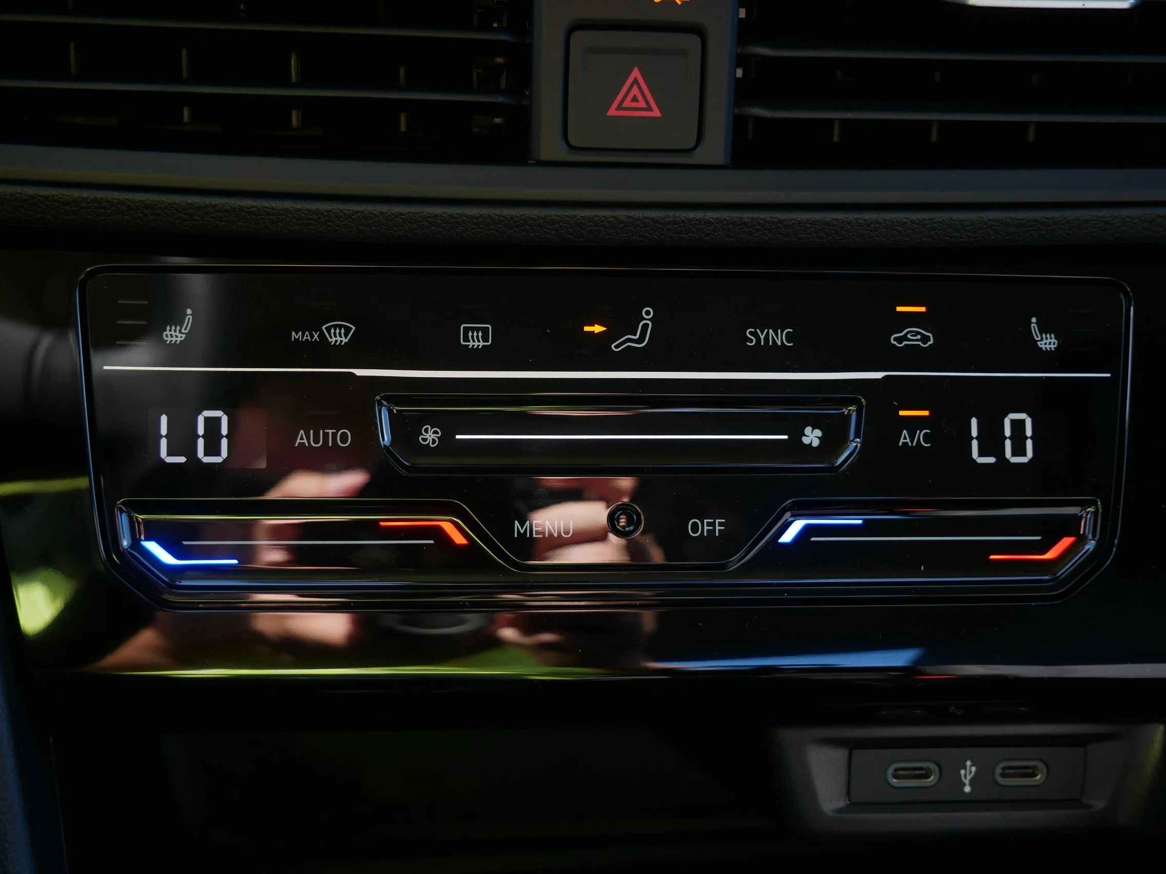 2025 Volkswagen Jetta SE - Photo 9