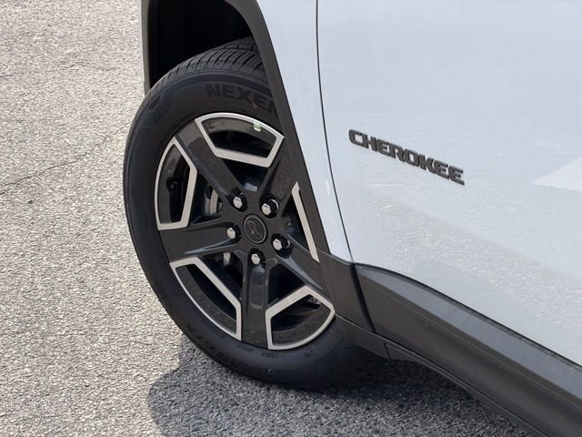 New 2026 White/off-white Jeep Limited image 7