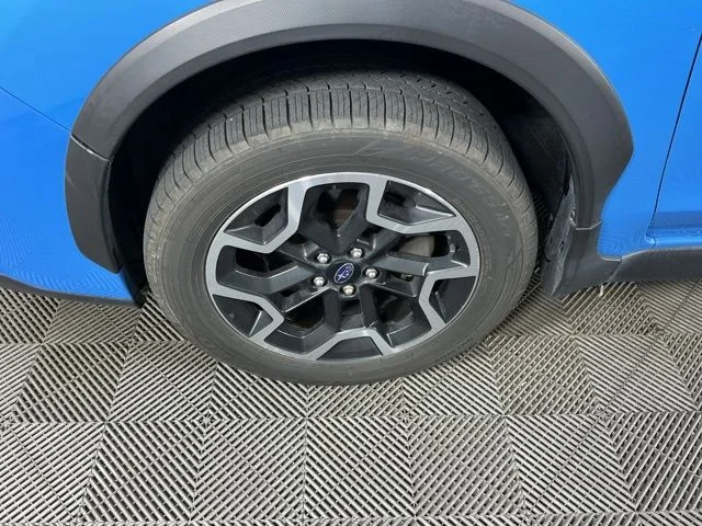 Used 2016 Hyper Blue Subaru  image 9