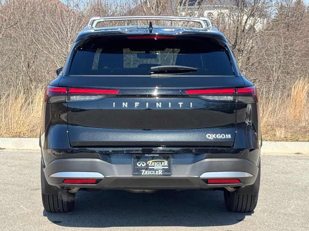 Used 2026 Mineral Black INFINITI LUXE image 5