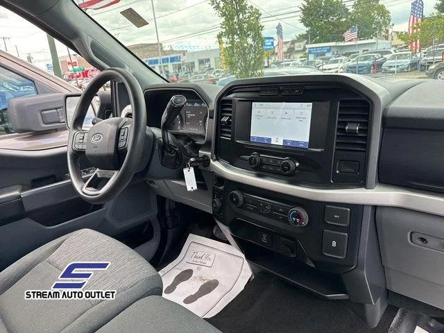 Used 2022 White Ford XLT image 24