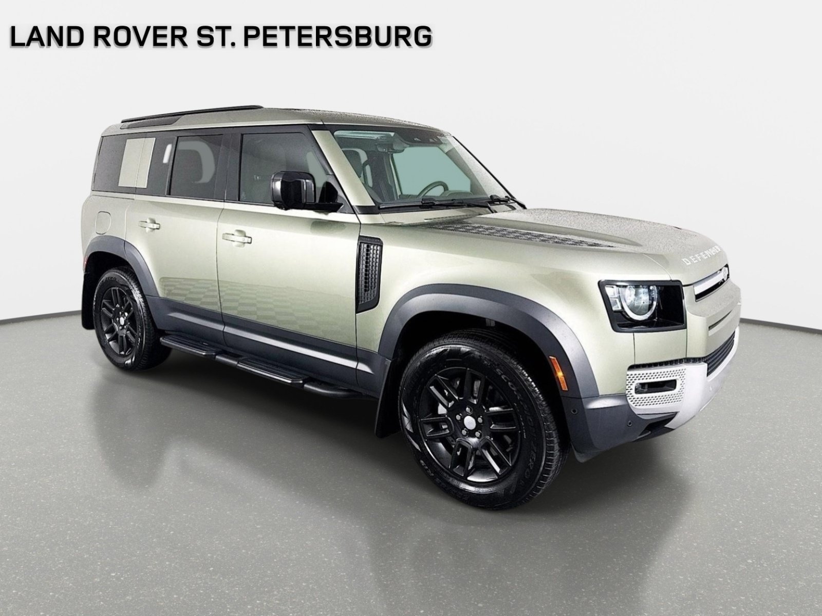 Used 2025 Pangea Green Metallic Land Rover S image 3