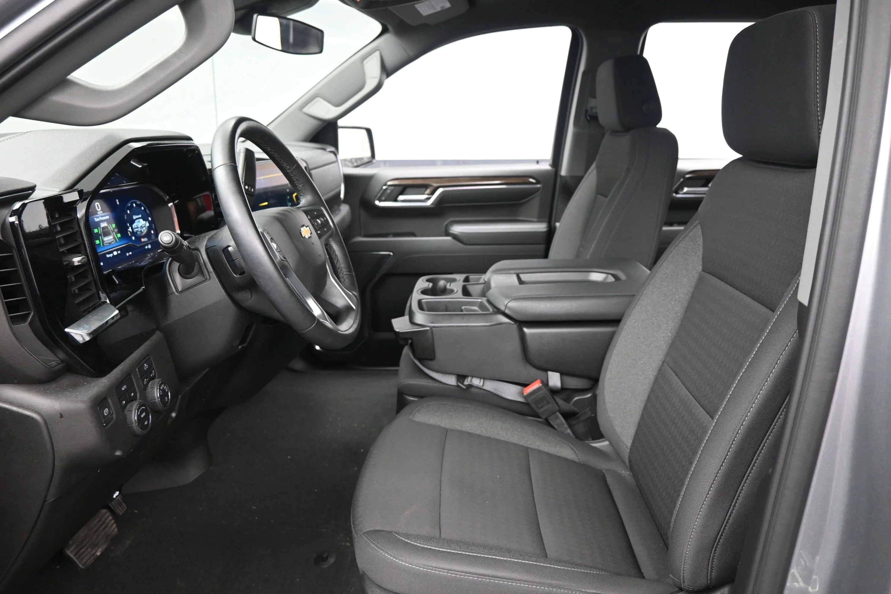 Used 2024 Sterling Gray Metallic Chevrolet LT image 9