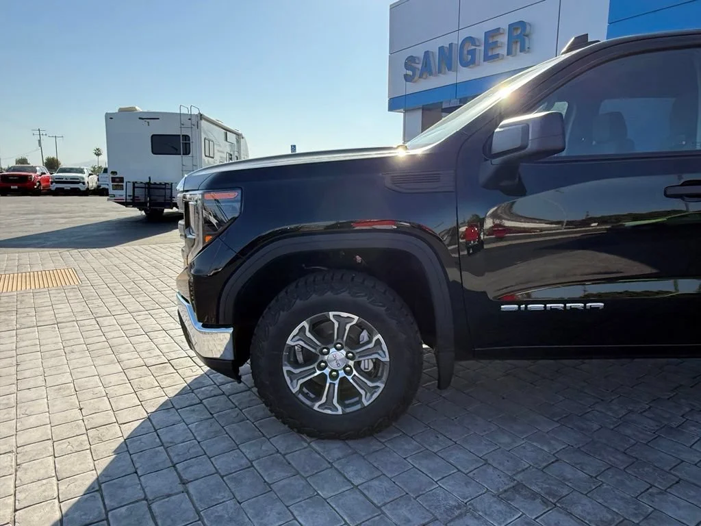 New 2026 Onyx Black GMC Pro image 5