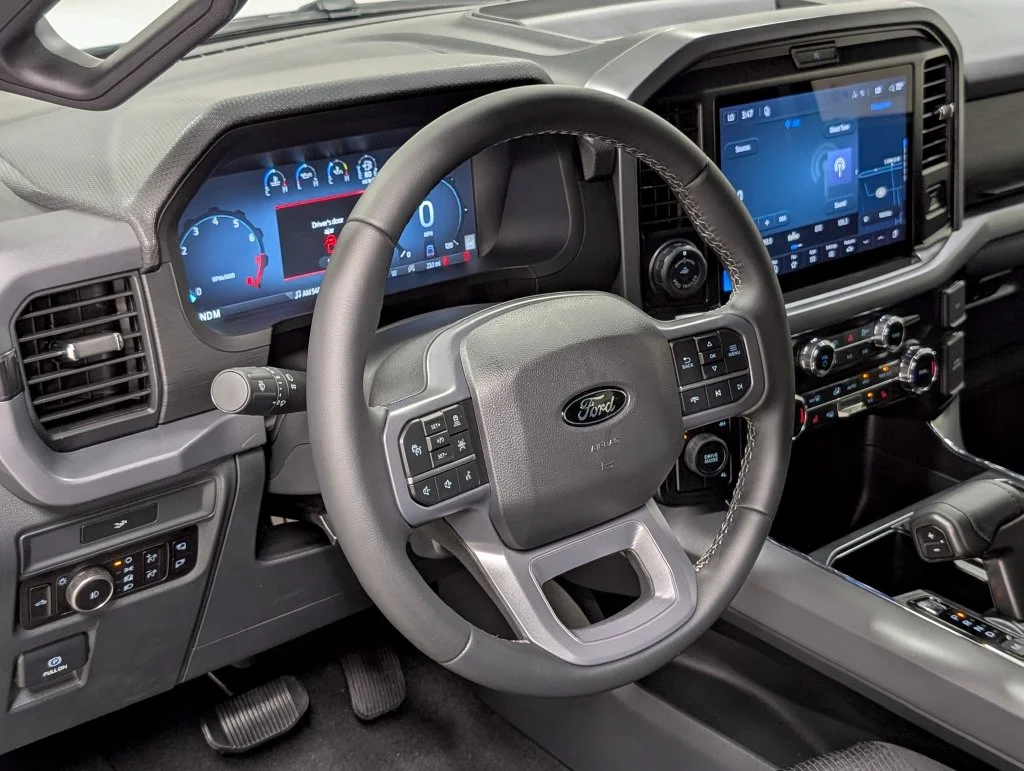New 2026 Oxford White Ford XLT image 13