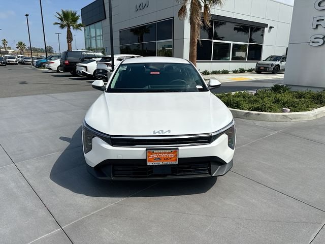 New 2026 Snow White Pearl Kia LXS image 28