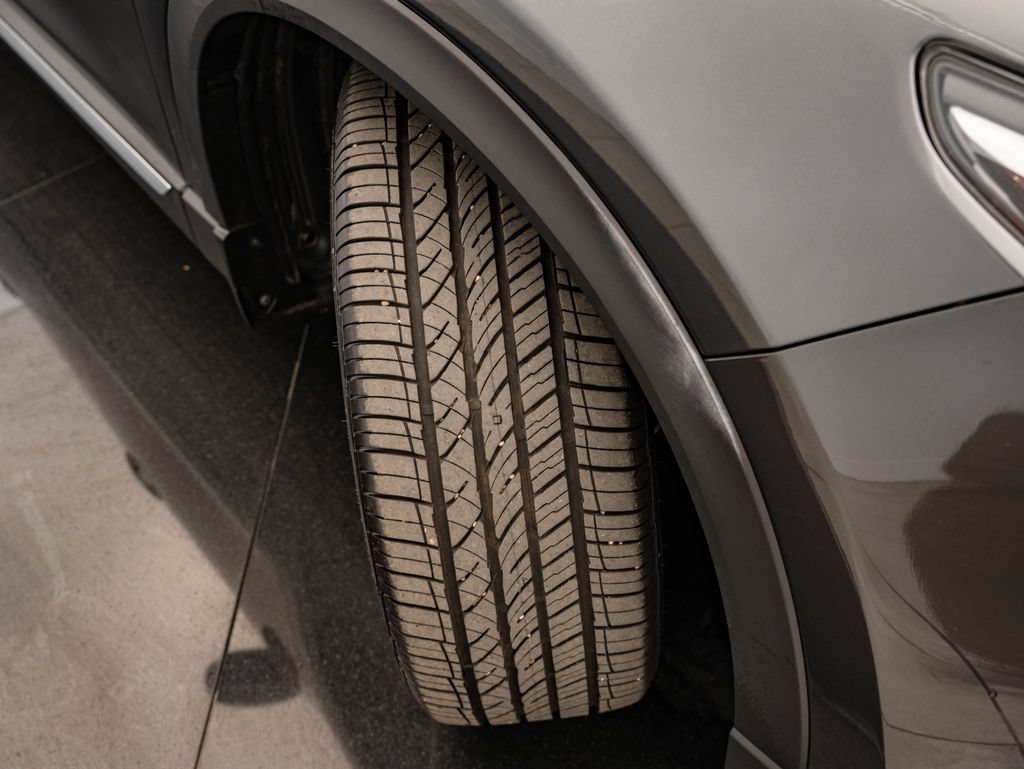 Used 2020 Machine Gray Metallic Mazda Signature image 59