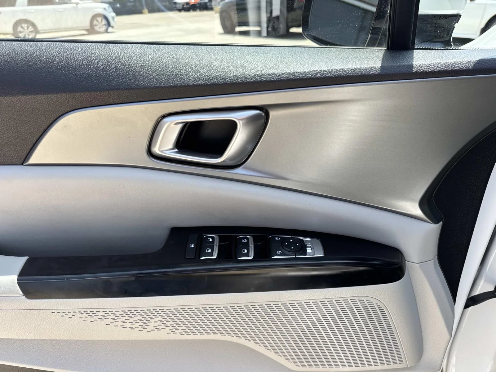 Used 2024 White Kia LX image 19