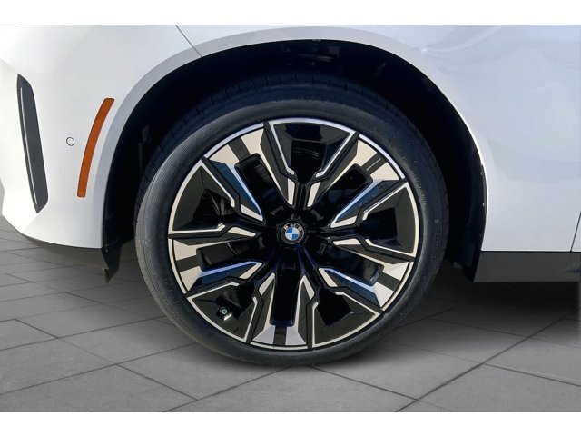 New 2026 Alpine White BMW 30 xDrive image 11