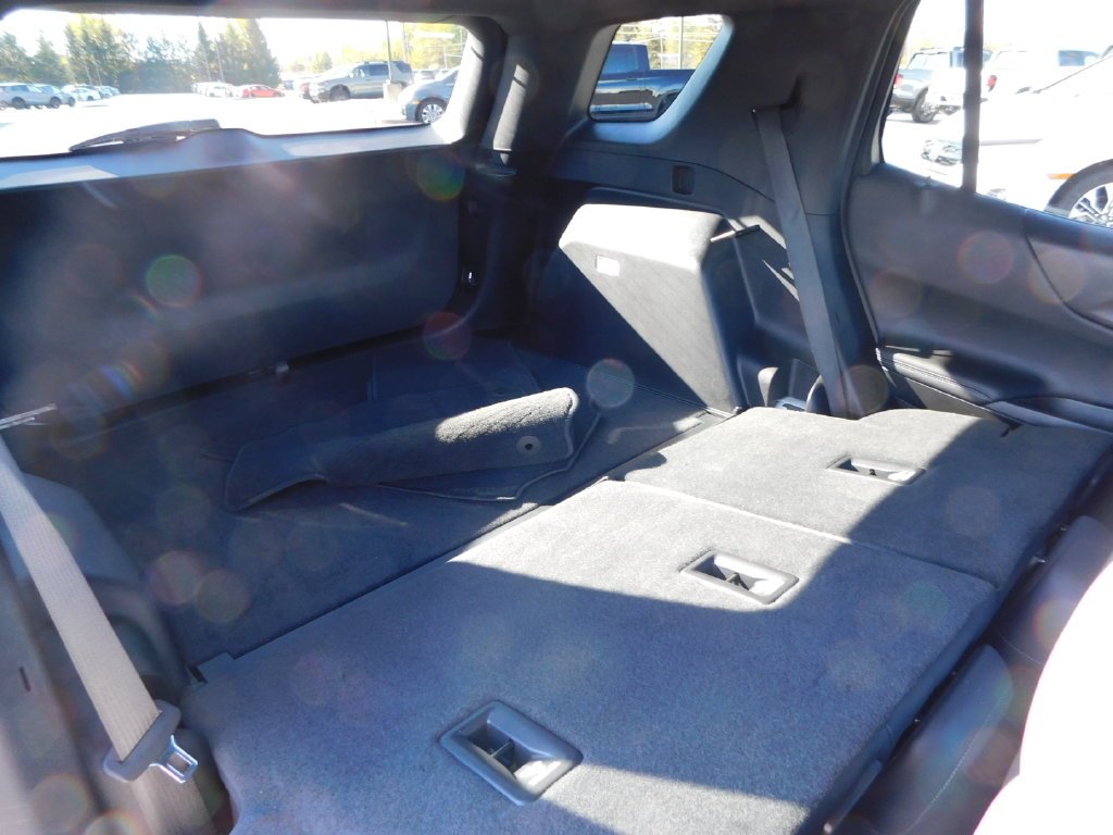 Used 2025 White Chevrolet LT image 26