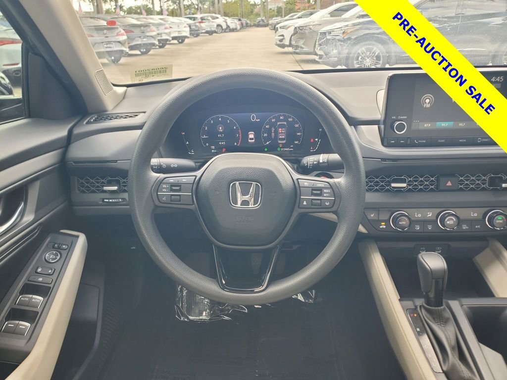 Used 2025 Gray Honda SE image 22