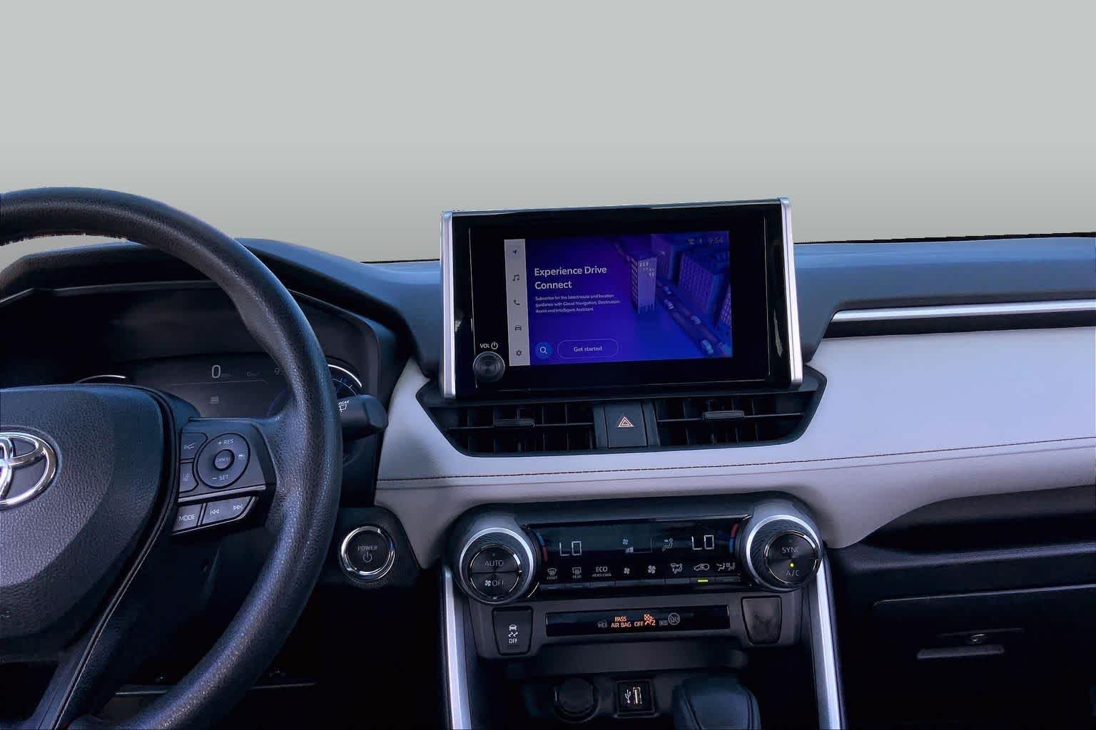 Used 2024 Ice Cap Toyota Hybrid XLE image 7