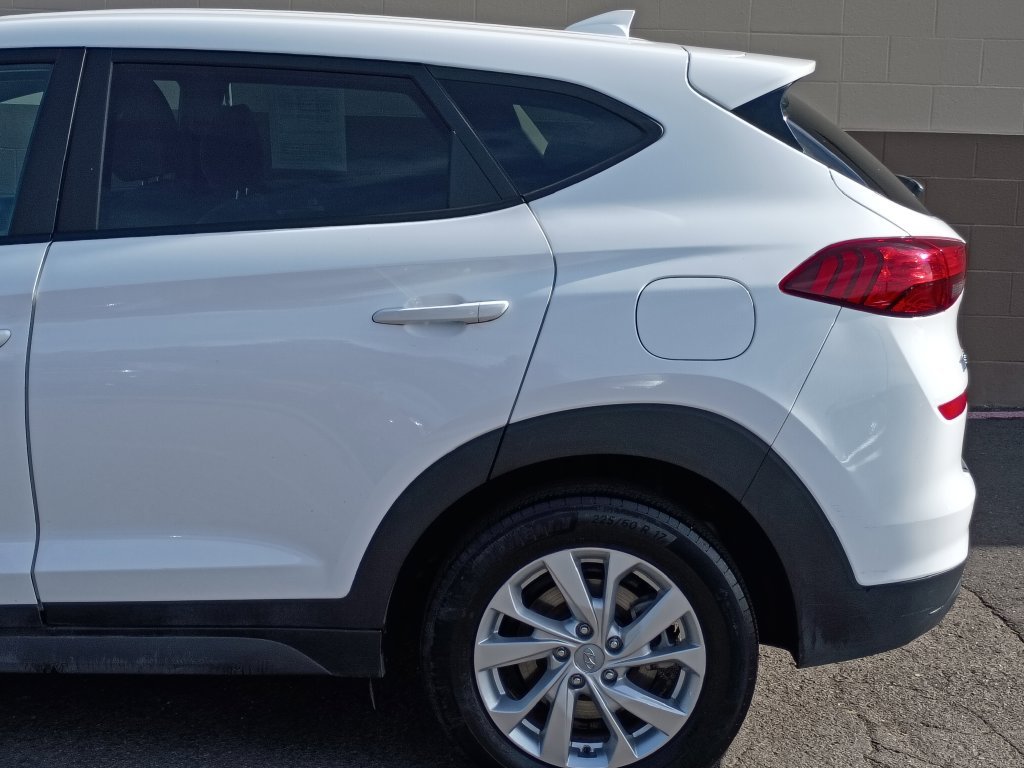 Used 2020 White Hyundai SE image 8