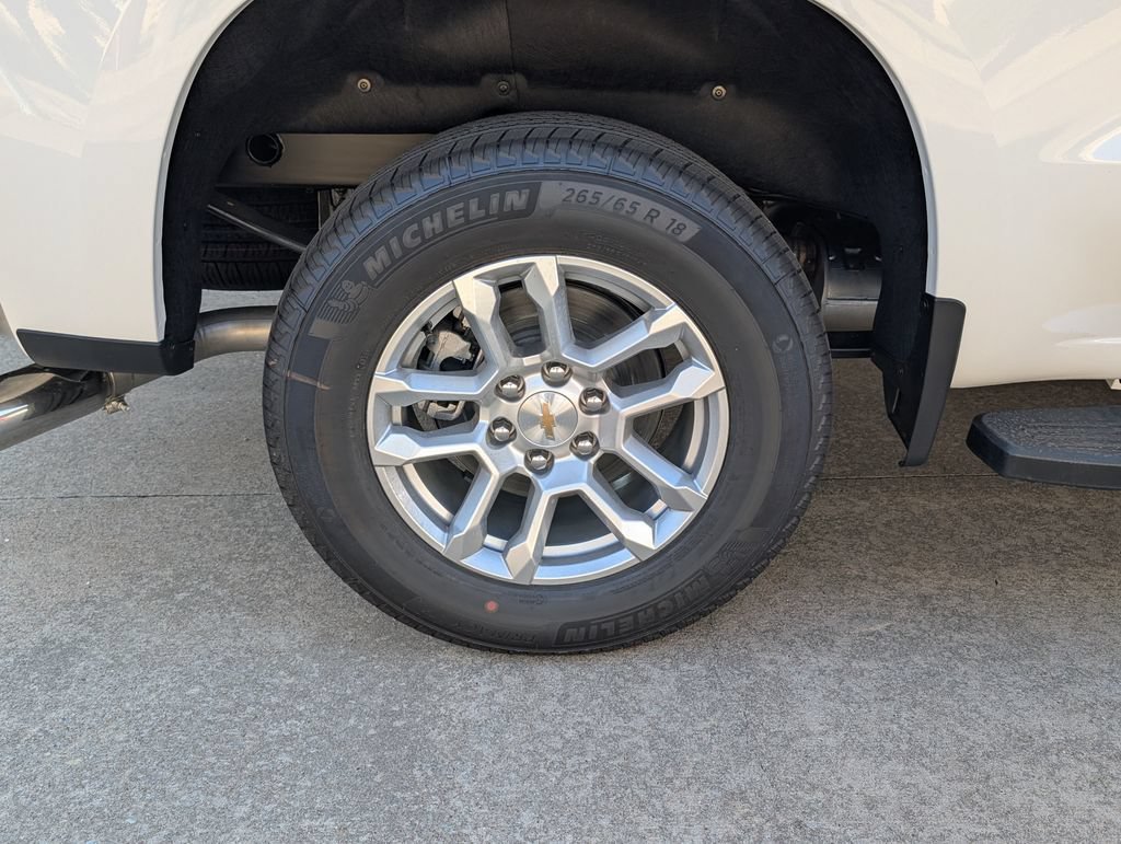 New 2026 Summit White Chevrolet LT image 3