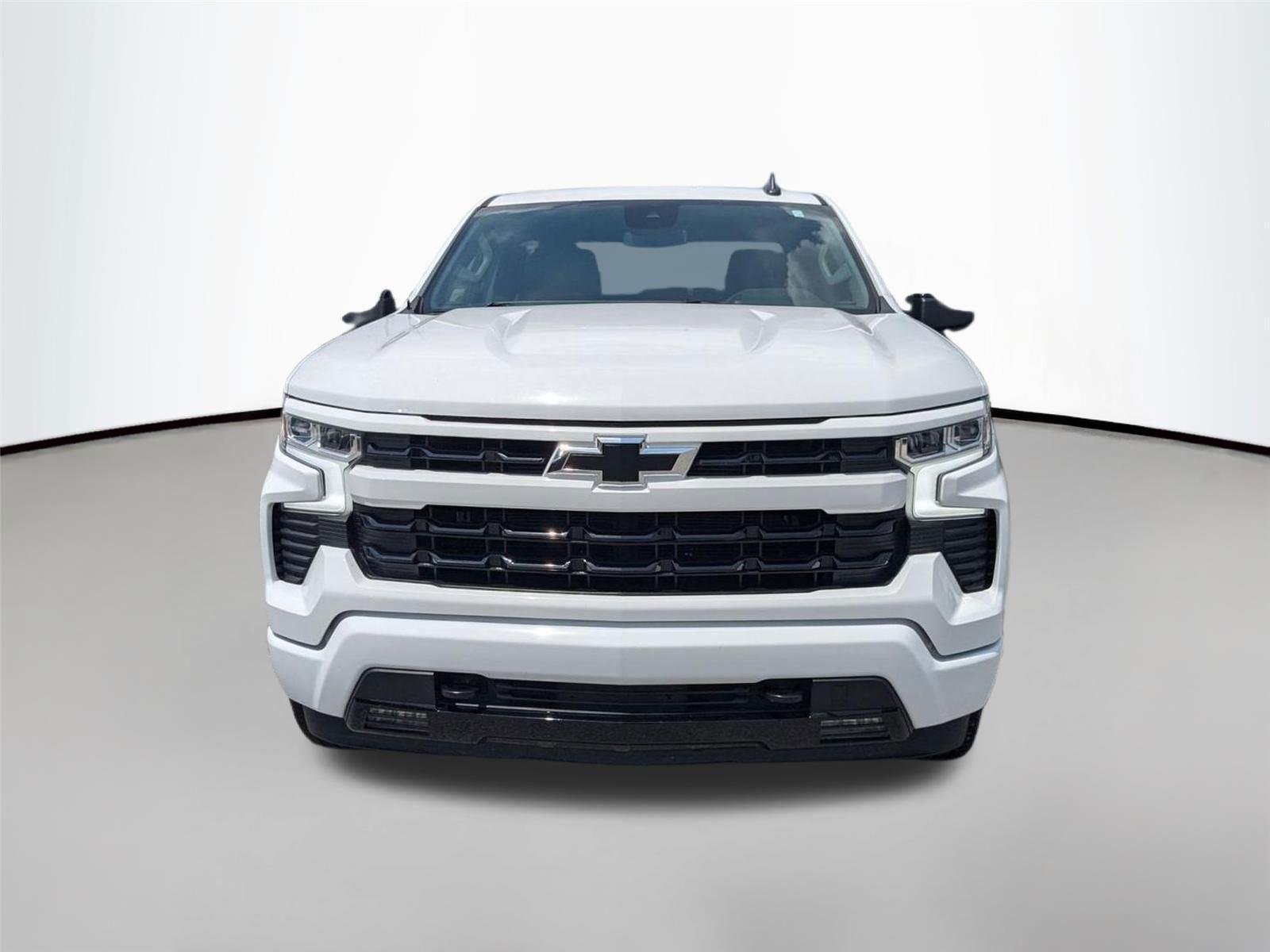 Used 2022 Summit White Chevrolet RST image 2