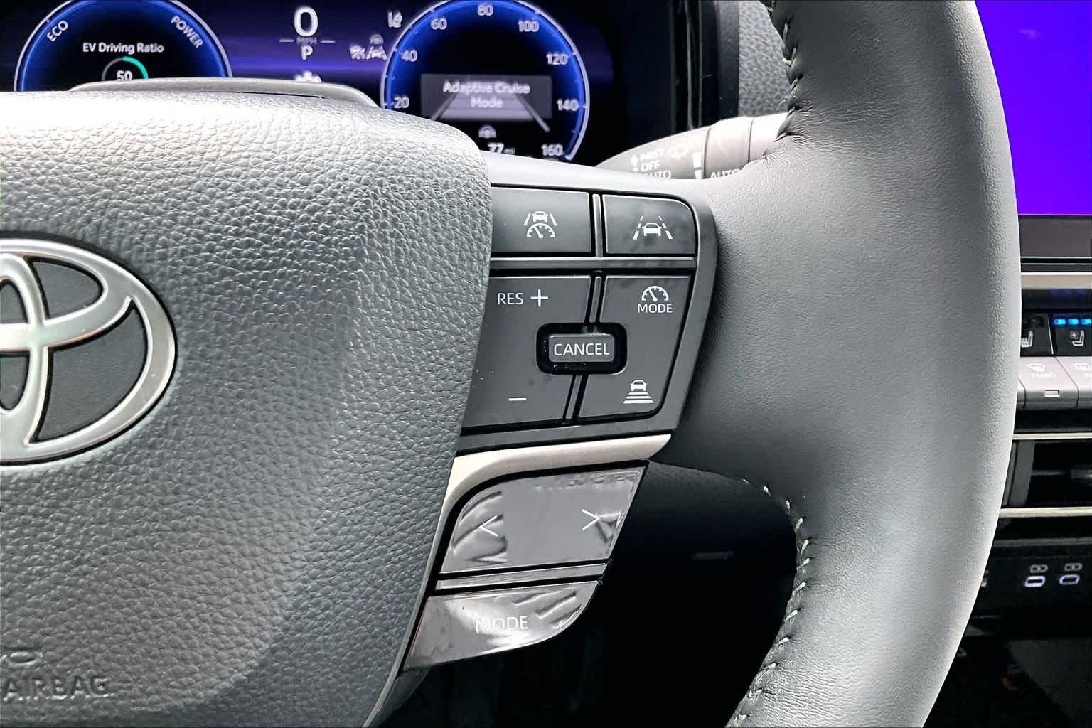 Used 2025 Heavy Metal Toyota XLE image 23