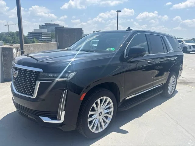 2022 Cadillac Escalade 4WD Luxury's photo