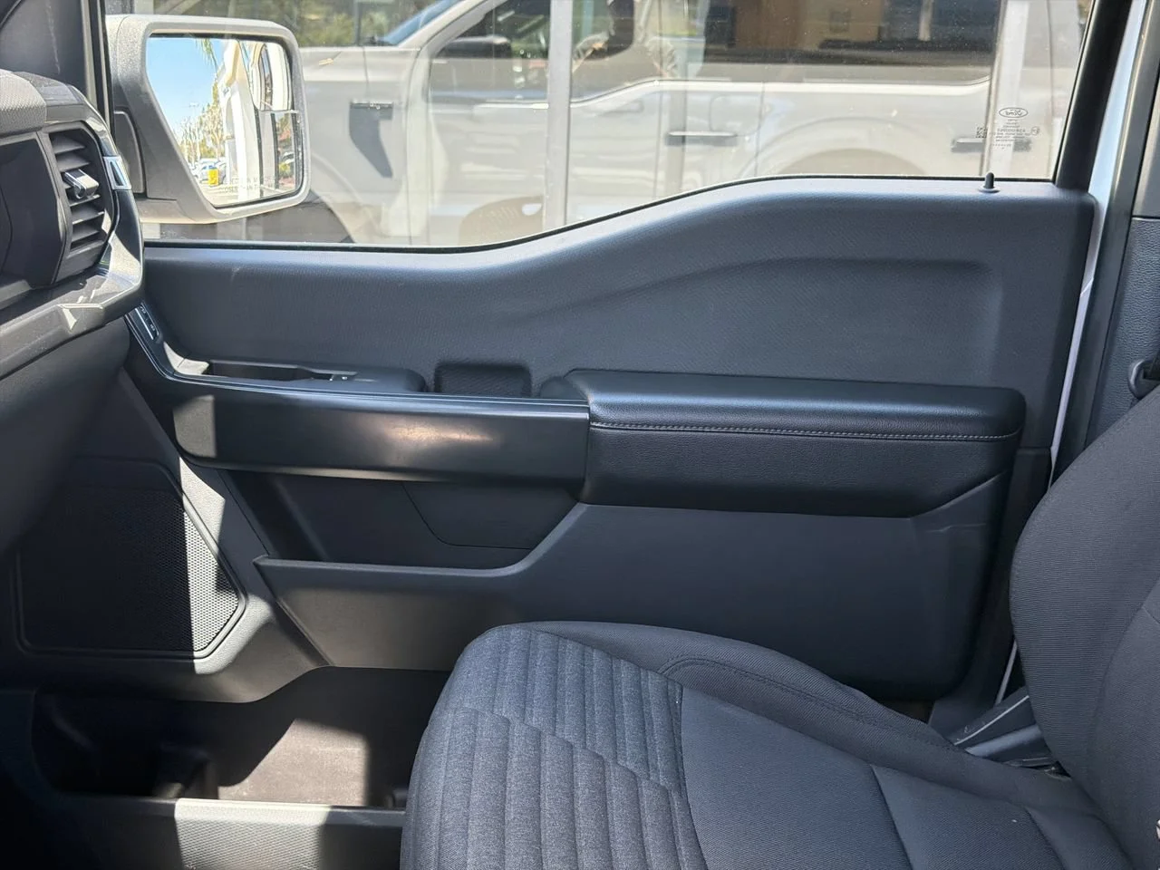 Used 2023 OXFORD WHITE Ford XL image 29