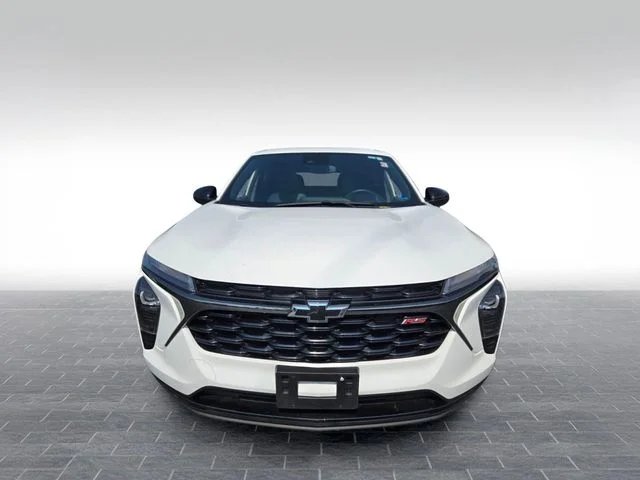 Used 2025 White Chevrolet 1RS image 2