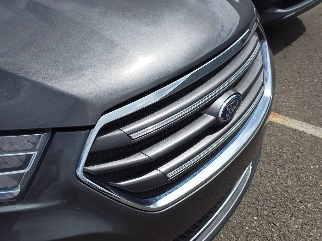 Used 2019  Ford Limited image 13