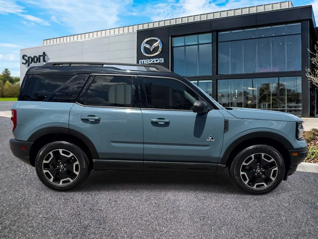 Used 2022  Ford Outer Banks image 2