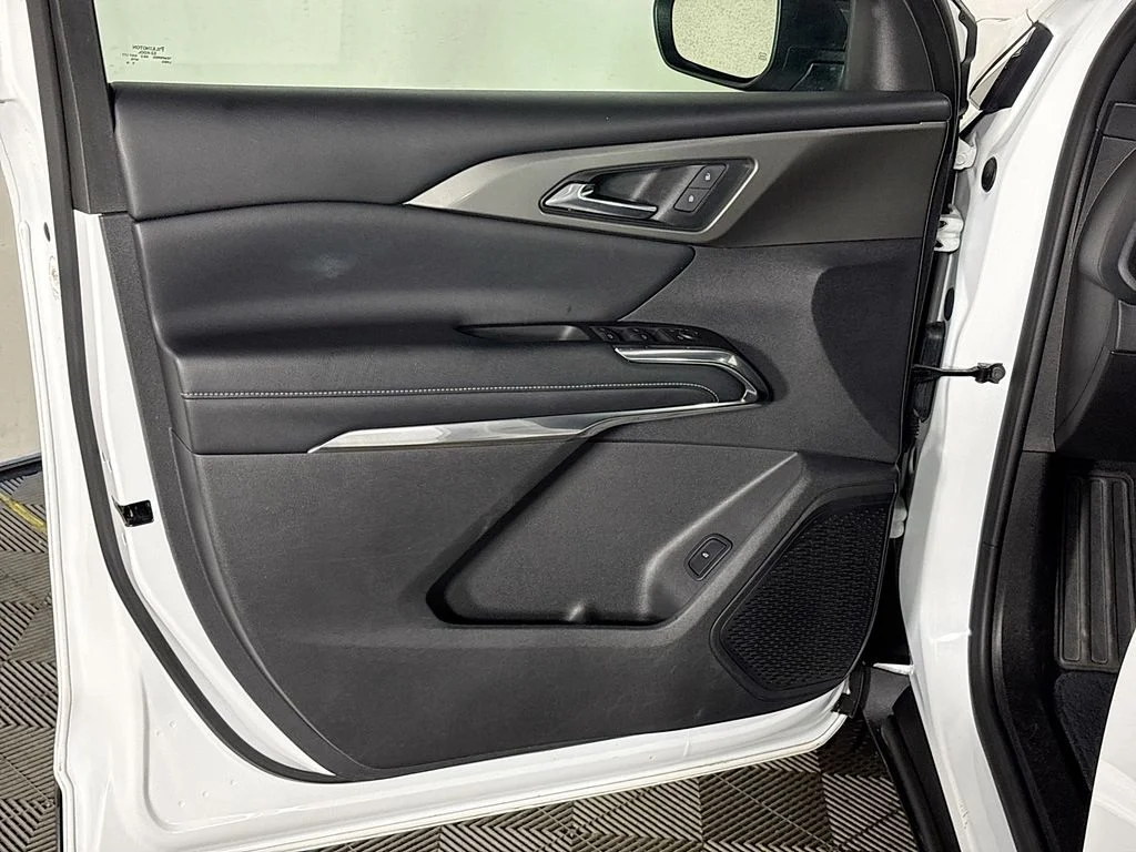 Used 2024 White Chevrolet LT image 10