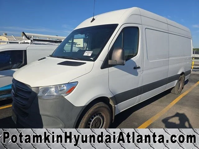 2022 Mercedes-Benz Sprinter's photo
