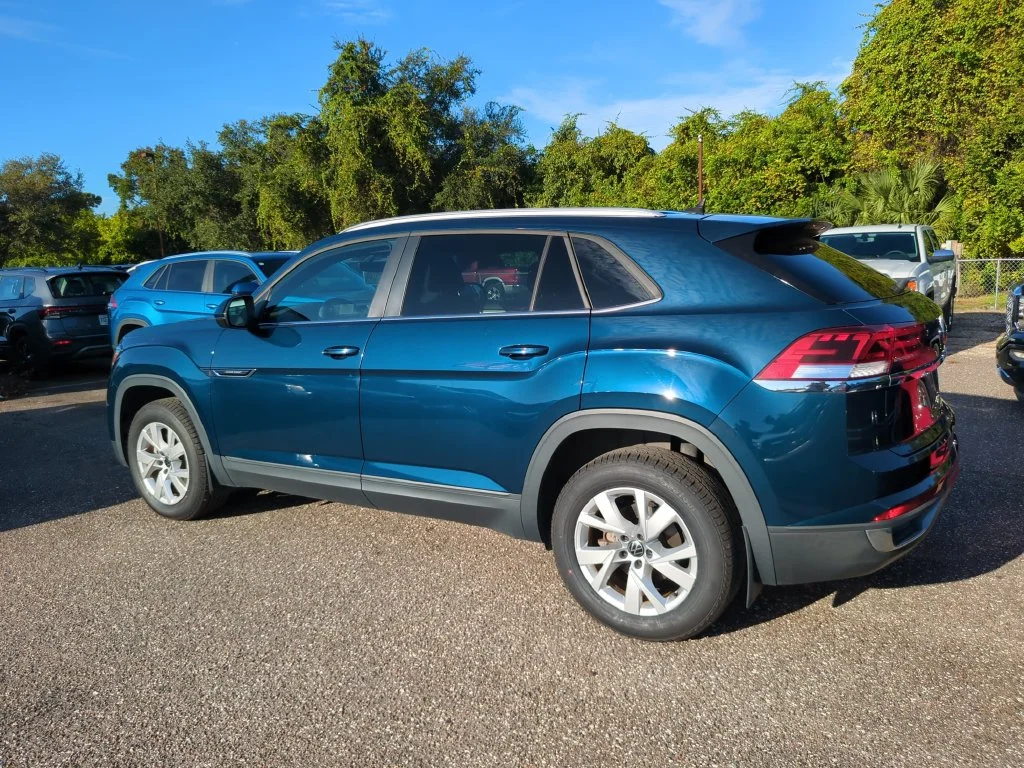 Used 2020 Blue Volkswagen 2.0T S image 3