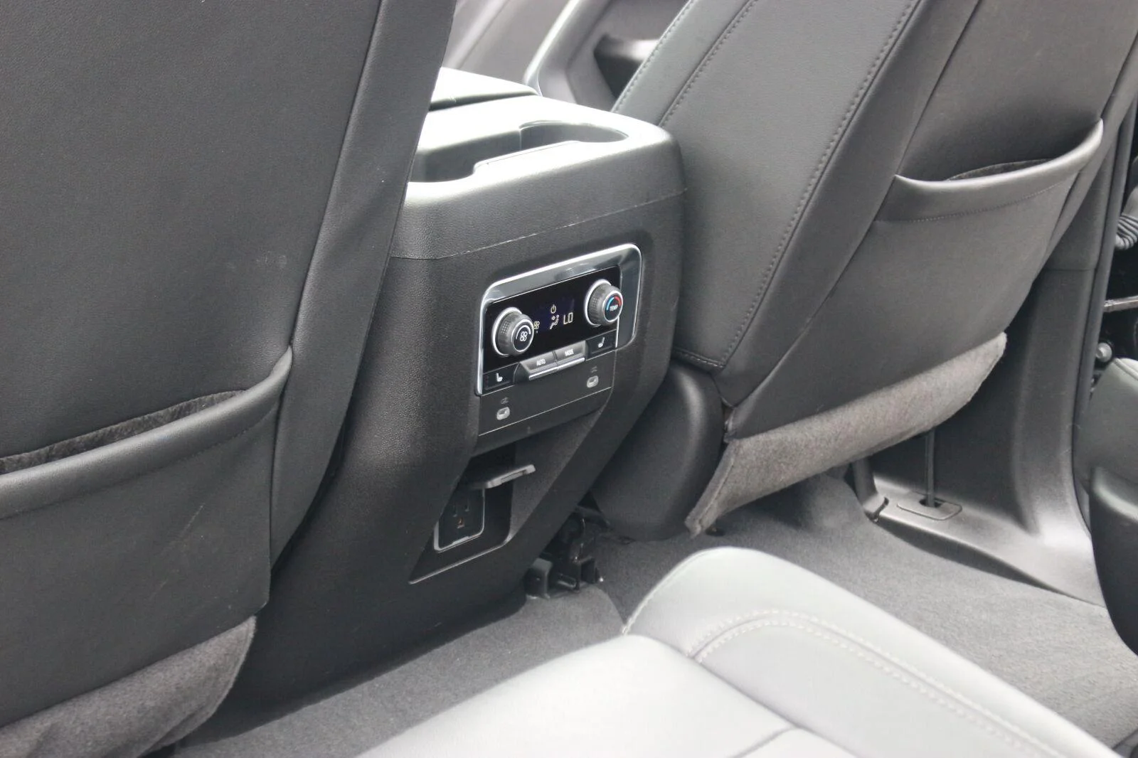 Used 2024 Black Chevrolet Z71 image 37