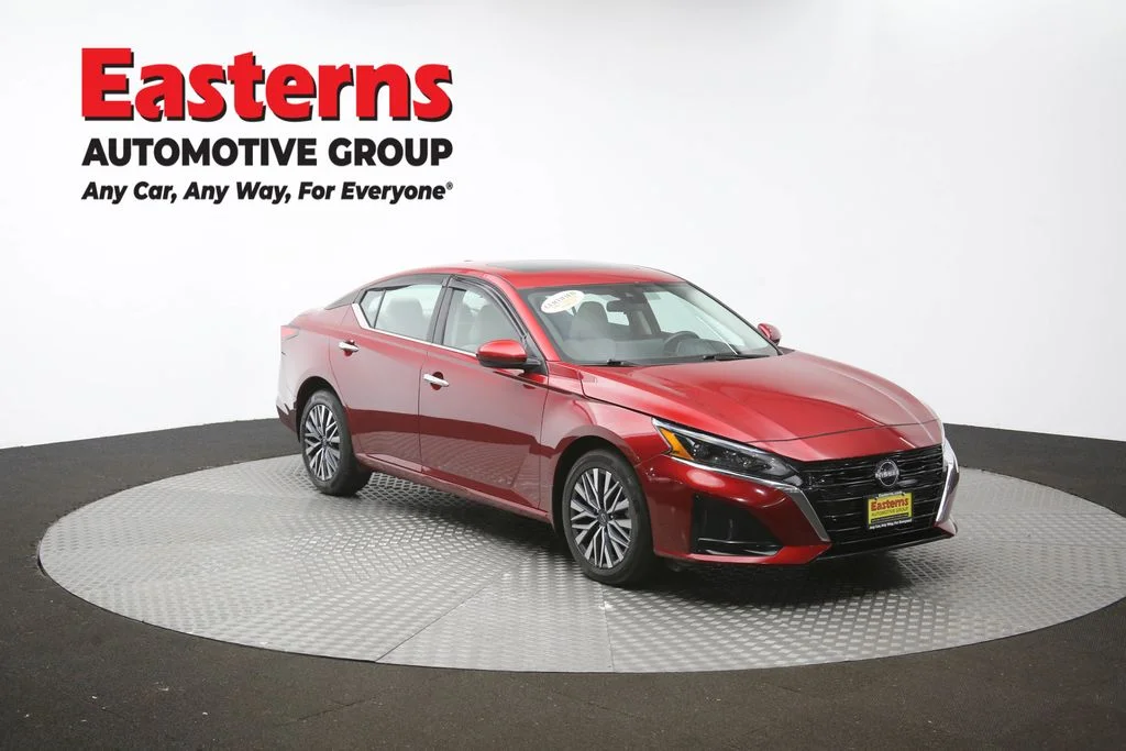 Used 2023 Red Nissan 2.5 SV image 48