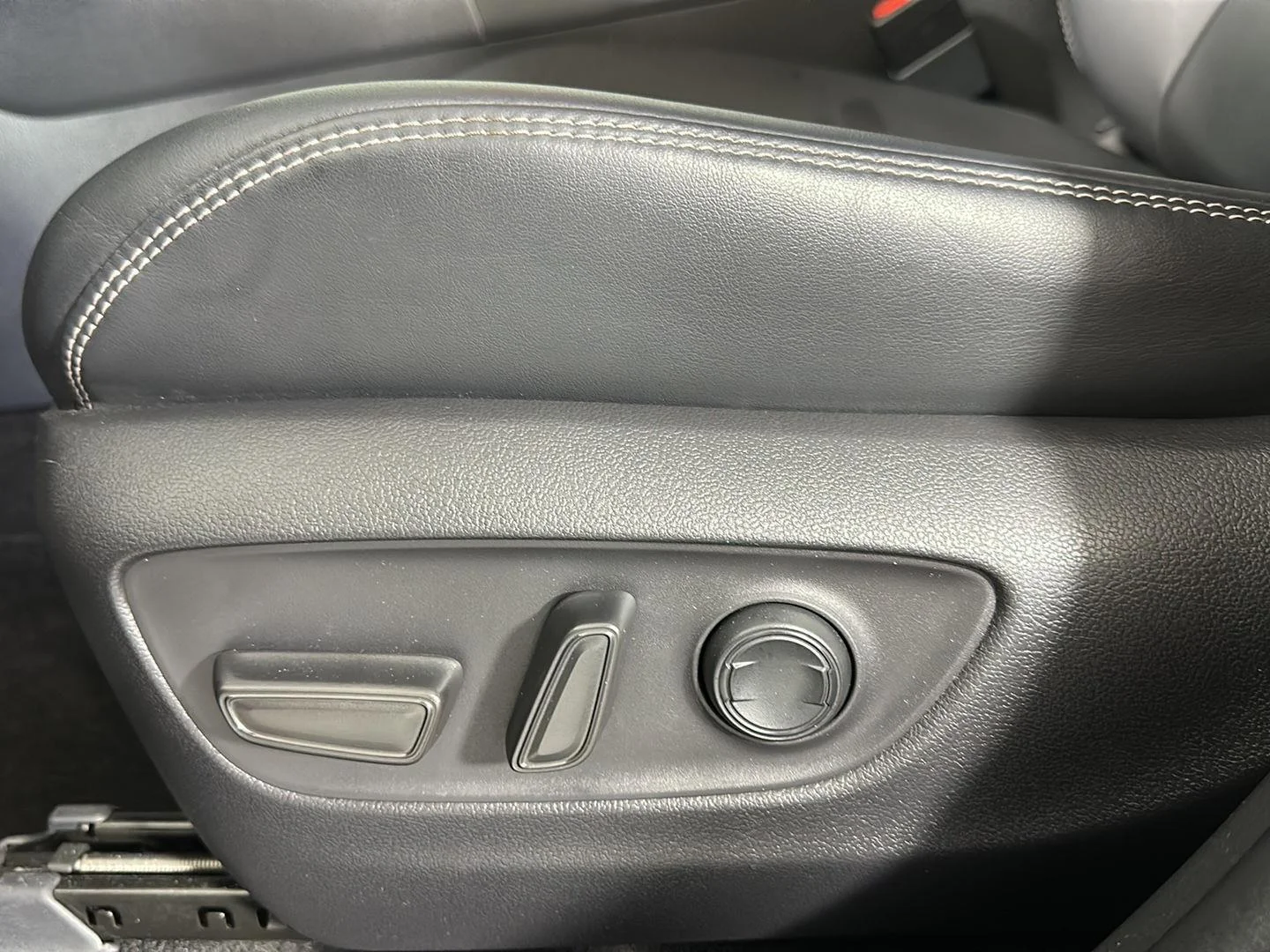 Used 2019 Magnetic Gray Metallic Toyota Limited image 8