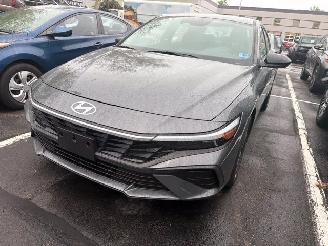 Used 2025 Ecotronic Gray Pearl Hyundai SEL Sport image 5