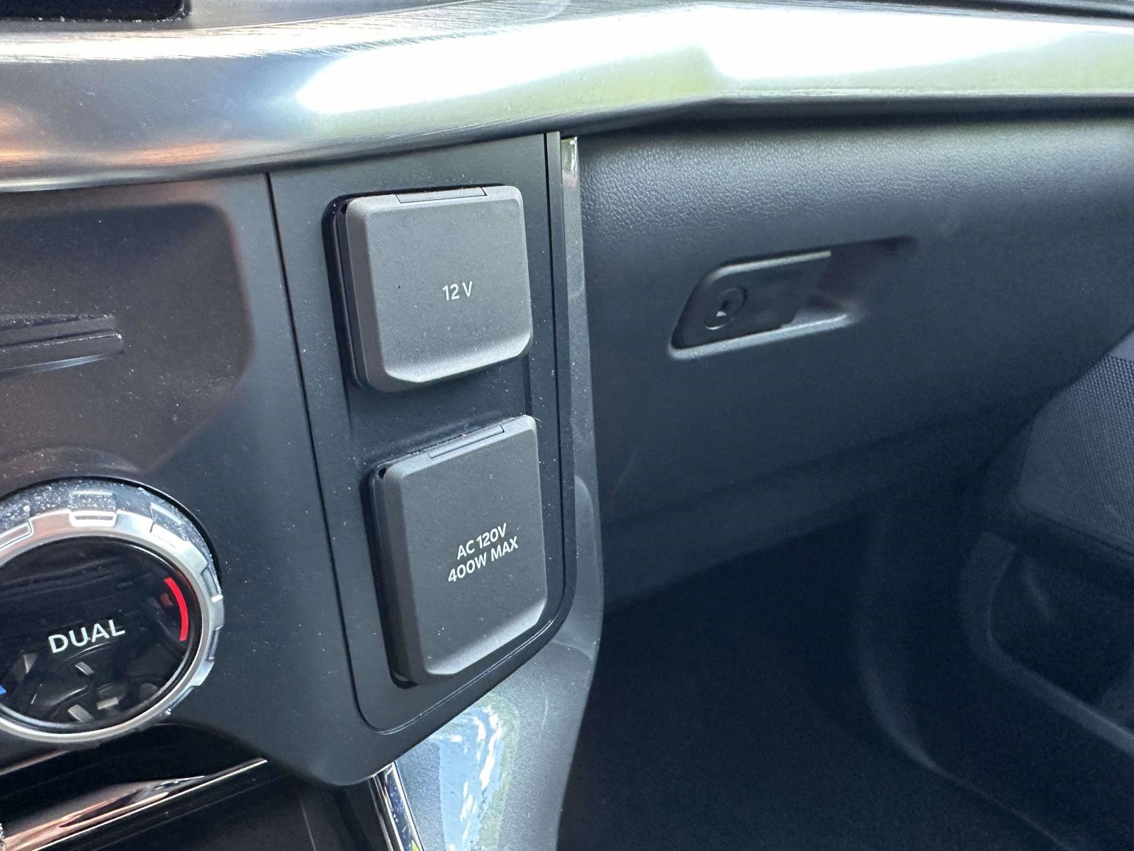 Certified Used 2023 Silver Metallic Ford LARIAT image 23