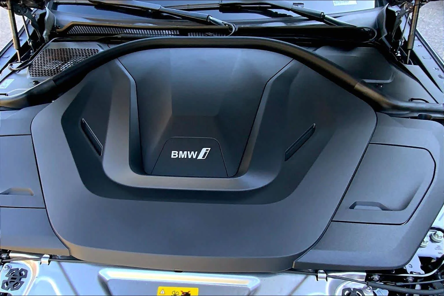 New 2026 Skyscraper Grey Metallic BMW xDrive40 image 16