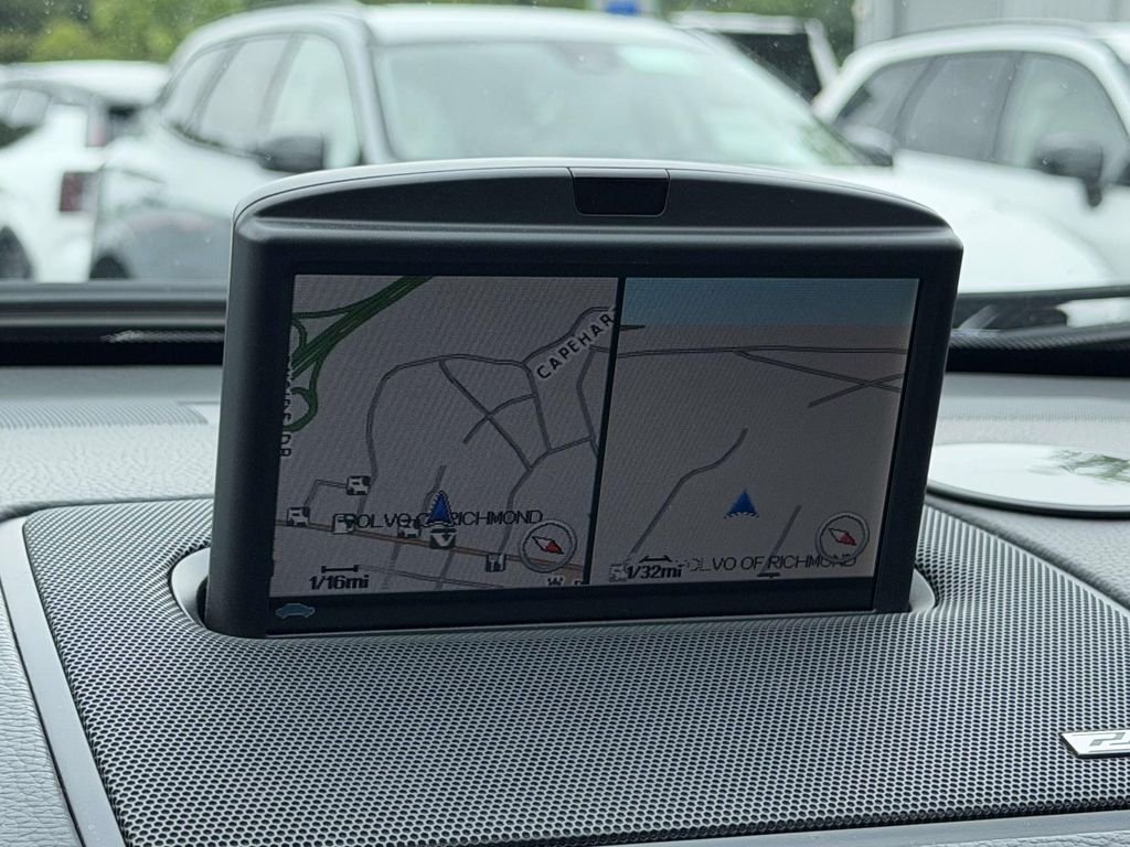 Used 2014 Blue Volvo 3.2 image 3