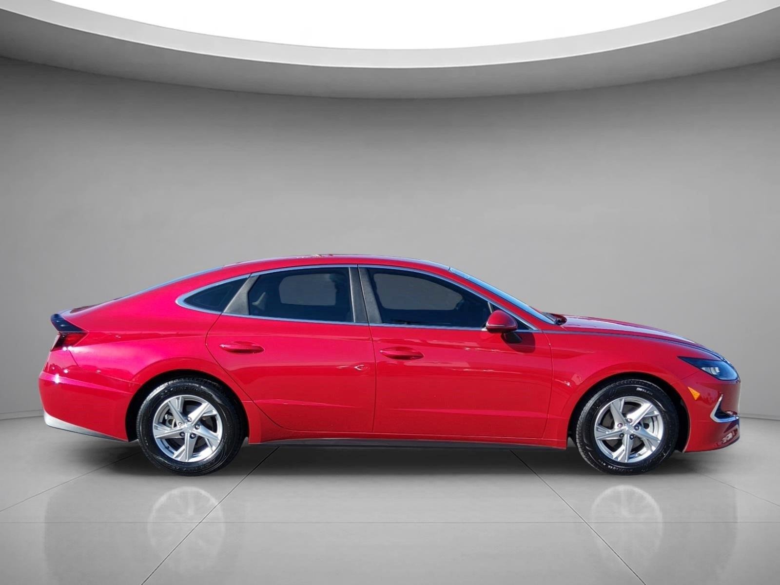 Used 2022 Calypso Red Hyundai SE image 6