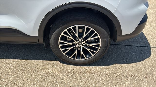 Used 2023 White Ford Base image 7